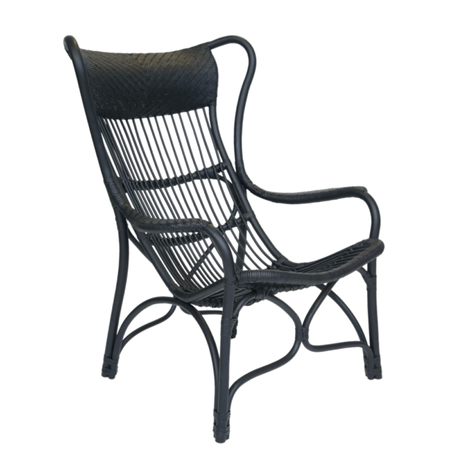 Rottinkinen musta Visenza tuoli, jossa on kauniita punottuja yksityiskohtia
