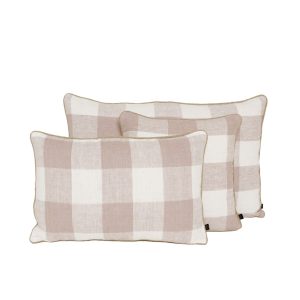 Tyynynpäällinen ruutukuosilla